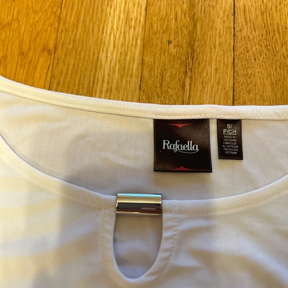 Top - Picture 2 of 3